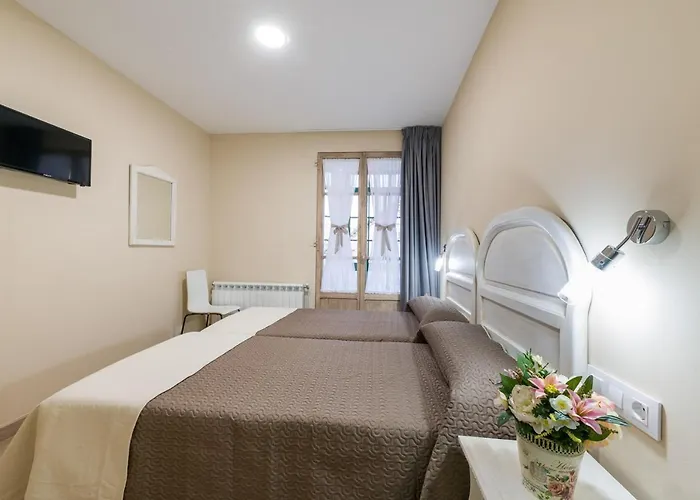 Luis בית הארחה 3*