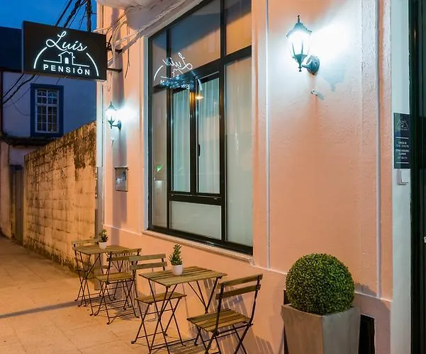 Luis בית הארחה